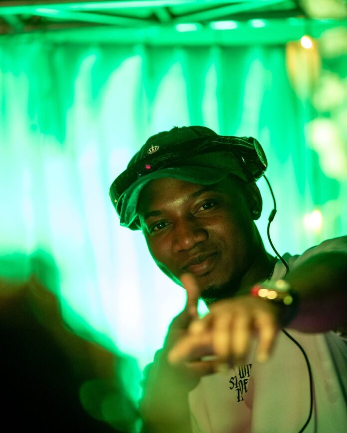 Dj KashPro At Kweyo Village Shoppers