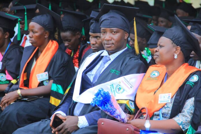 Over 3,000 Students Graduate from Ibanda University